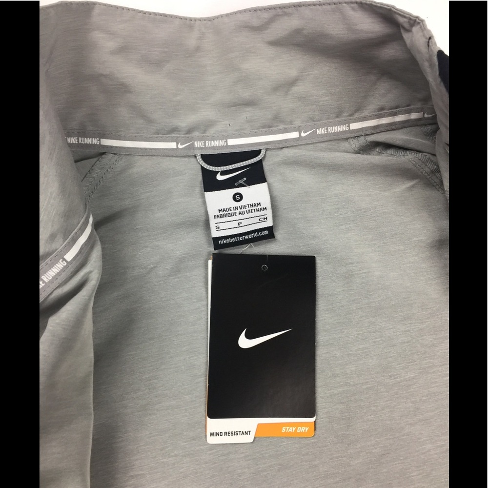 New Nike Women’s running jackets - Picture 4 of 6